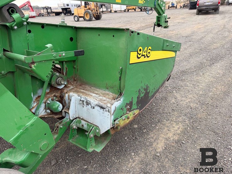 john-deere-moco-946-pull-type-swather-image-38