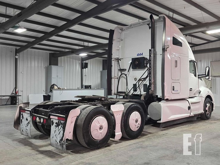 2019-kenworth-t680-image-3