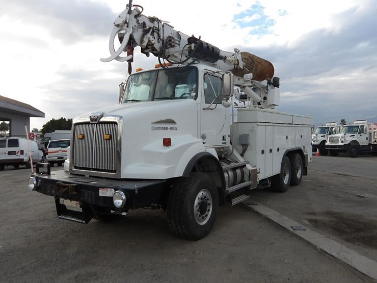 2015-western-star-4800-image-1