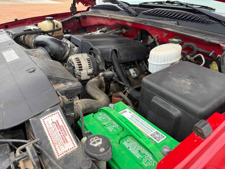 2004-cherolet-3500-service-pickup-image-37