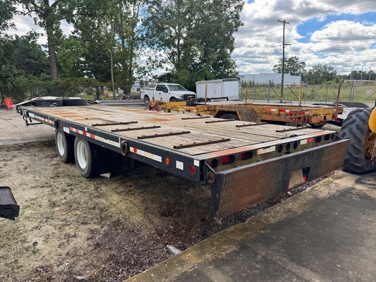2011-towmaster-t-24t-tilt-deck-deck-over-equipment-trailer-24'-tilt-+-4'-stationary-dual-tandem-axle-image-4