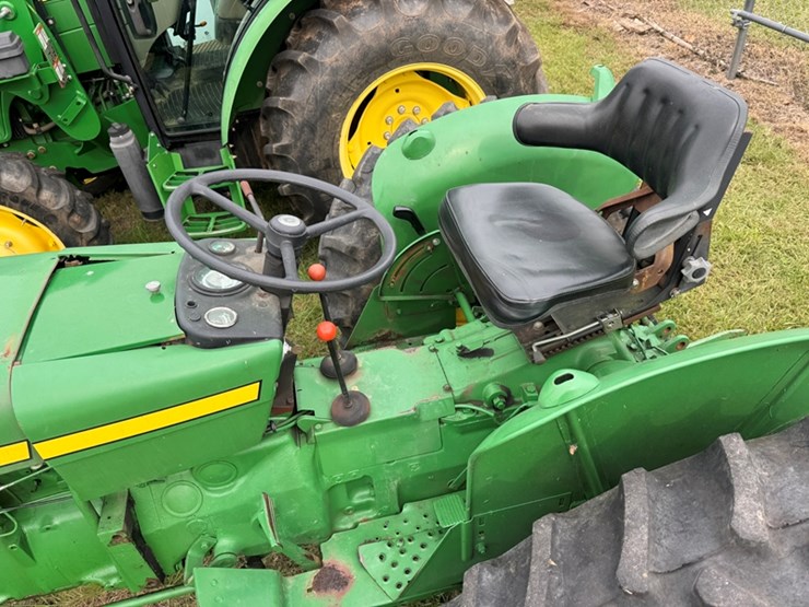 john-deere-830-2wd-diesel-tractor-image-5