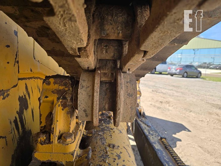 2007-caterpillar-d6r-image-36