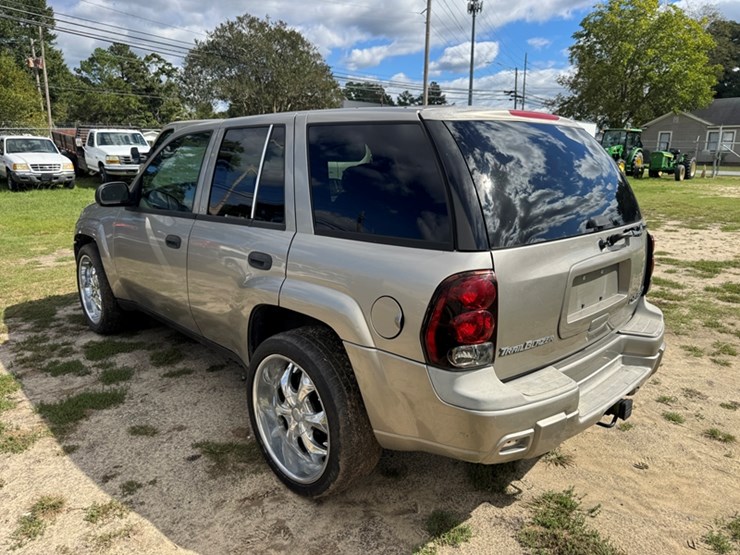 2003-chevrolet-trailblazer-ls-suv-image-4