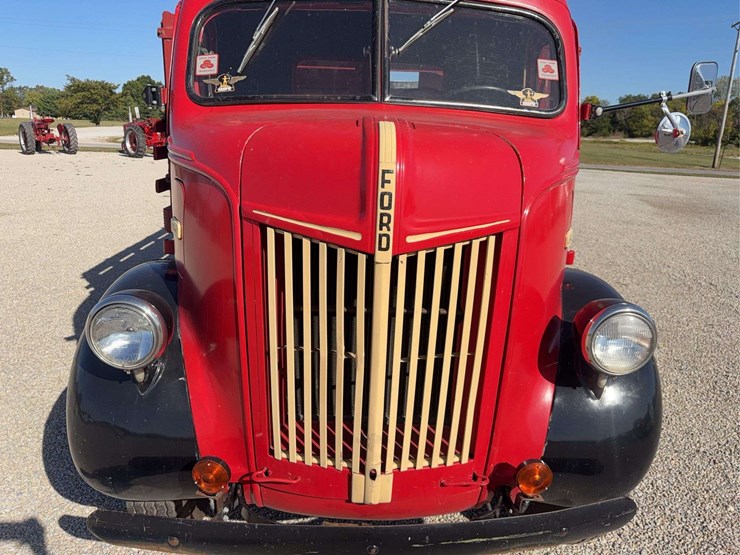 1937-1939-ford-cabover-truck-image-9
