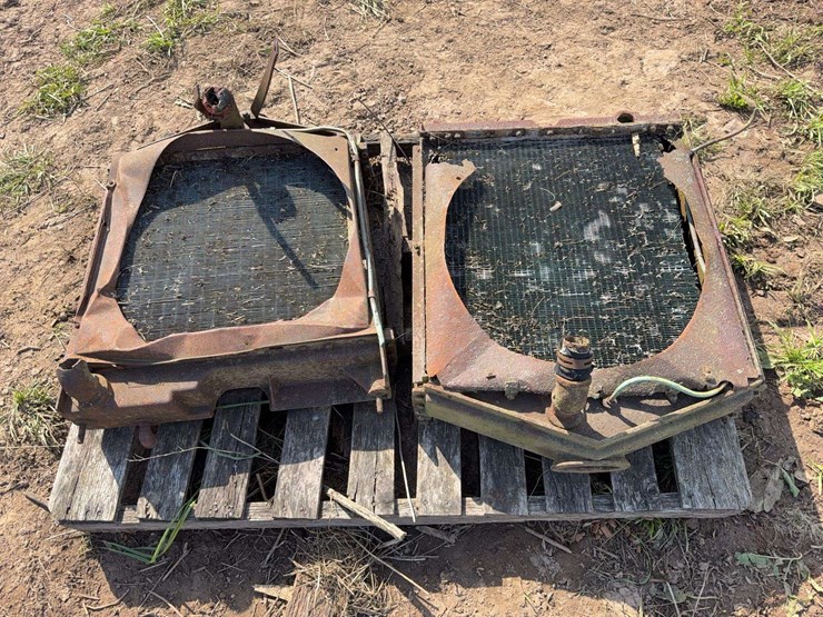 (2)-cletrac-radiators-image-1