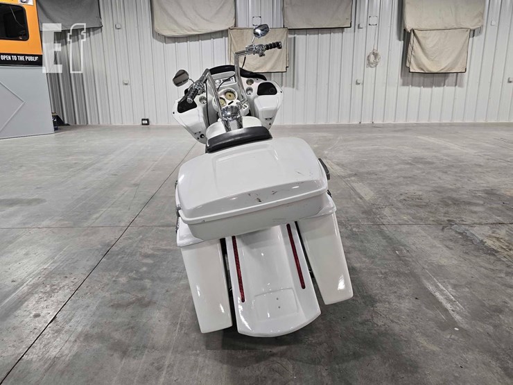 2013-harley-davidson-road-glide-image-8