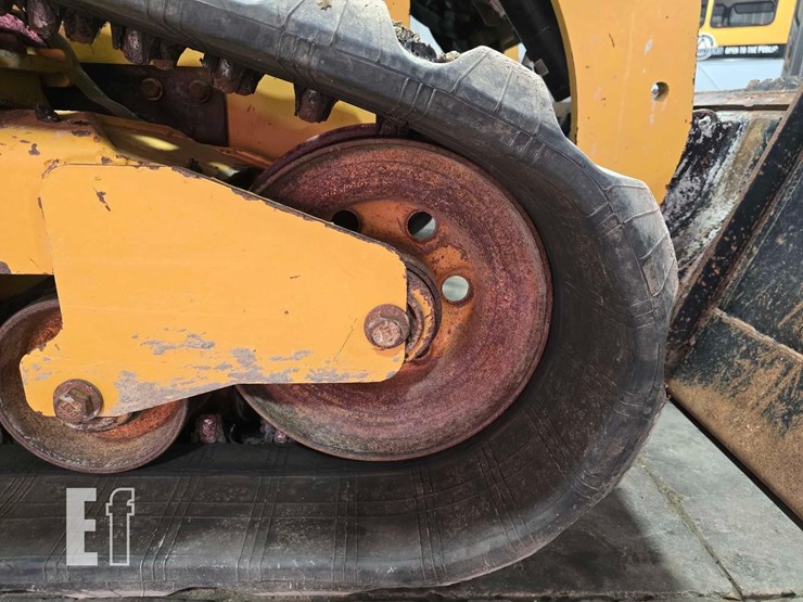 2021-caterpillar-299d3-image-33