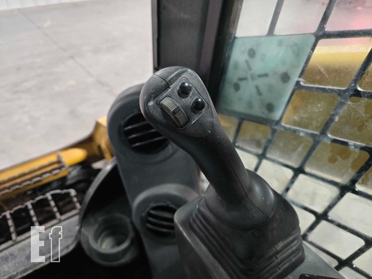 2022-caterpillar-289d3-image-18