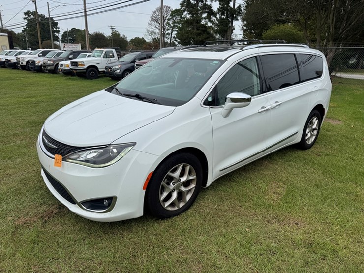 2020-chrysler-pacifica-limited-minivan-4d-3.6l-v6---automatic-transmission---167,488-miles-showing-image-1