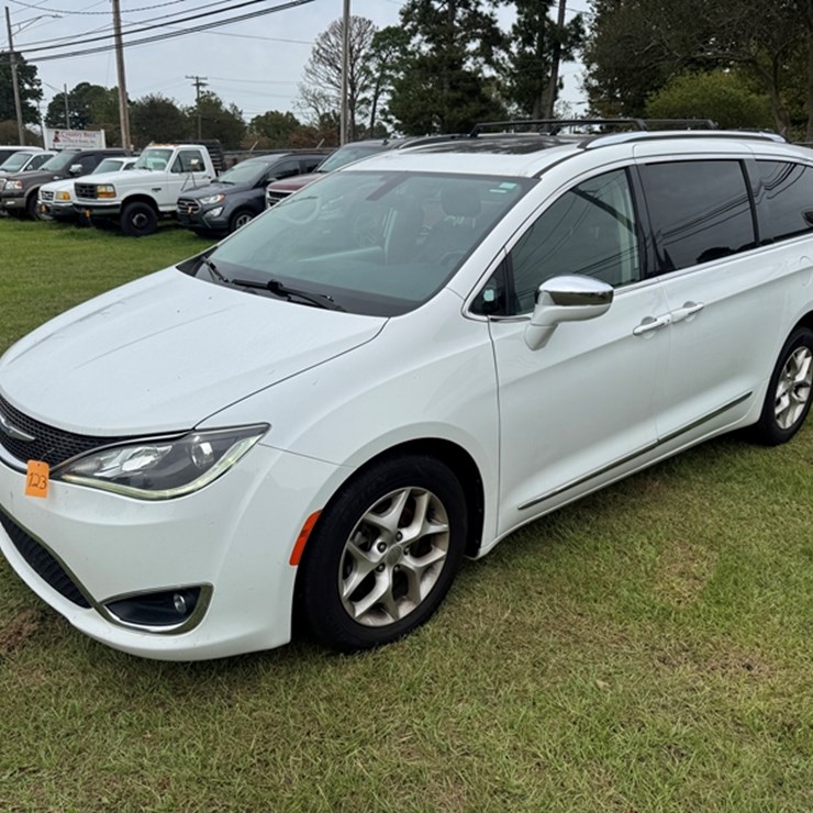 2020 CHRYSLER PACIFICA LIMITED MINIVAN 4D 3.6L V6 - AUTOMATIC TRANSMISSION - 167,488 MILES SHOWING