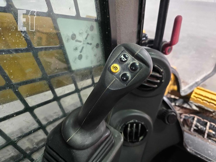 2021-caterpillar-289d3-image-15