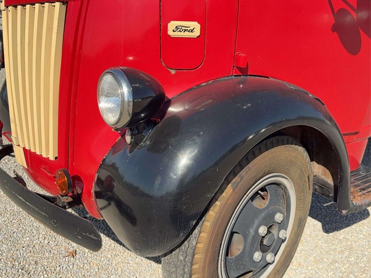 1937-1939-ford-cabover-truck-image-12