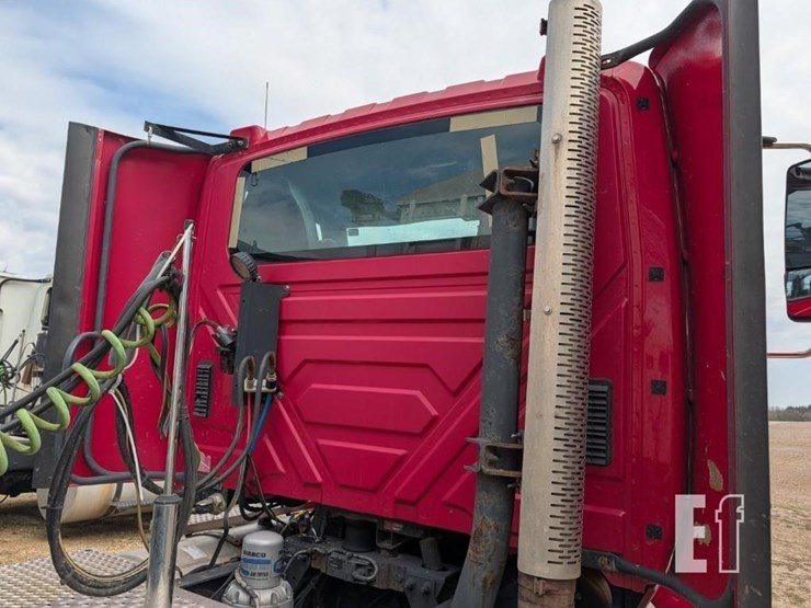 2012-international-prostar-image-9