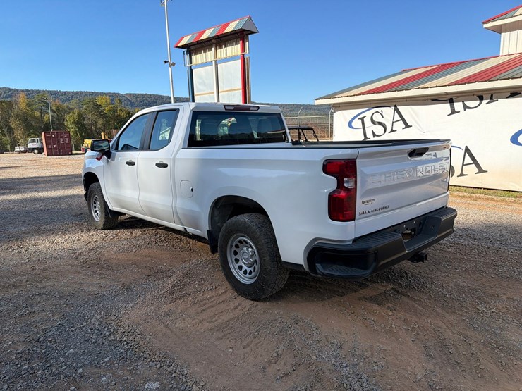 #4107-•-2021-chevrolet-1500-truck-image-3