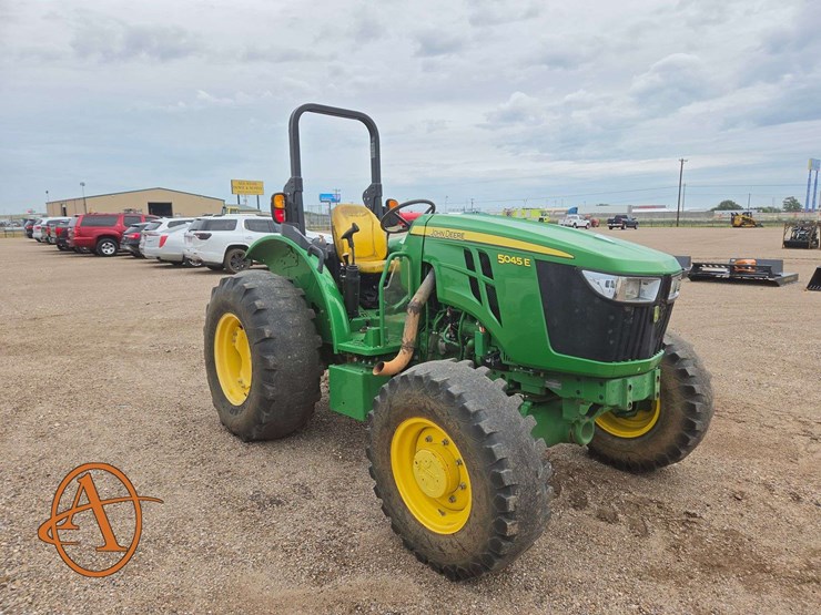 john-deere-5045e-image-2
