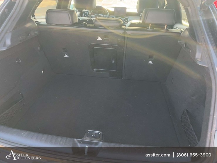2020-mercedes-benz-gla250-image-5