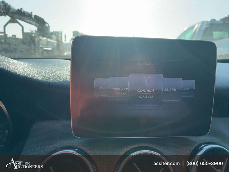 2020-mercedes-benz-gla250-image-18