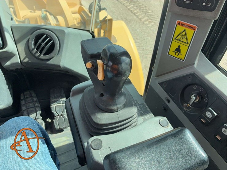 2012-caterpillar-950k-image-12