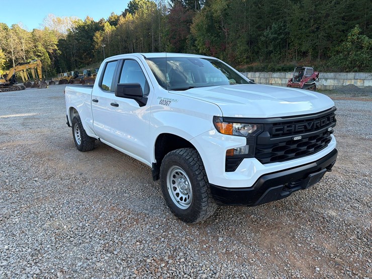 #4112-•-2023-chevrolet-1500-truck-image-7