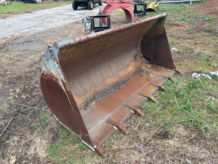 #30-•-8’-loader-bucket-image-3
