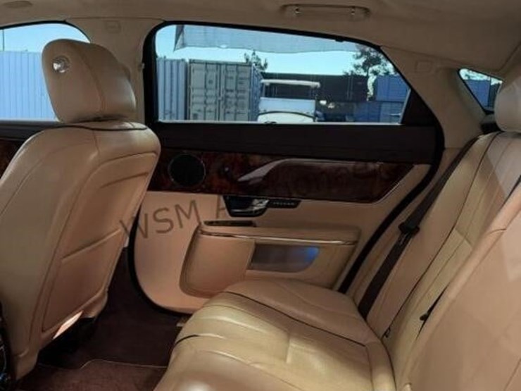 2012-jaguar-xjl-portfolio-sdn-image-28