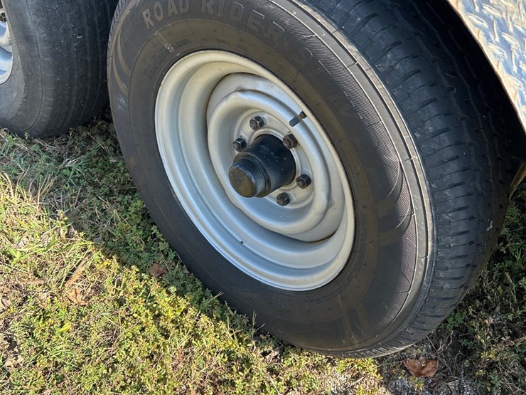 #65-•-tandem-axle-utility-trailer-image-10