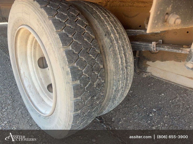 2006-isuzu-nqr-image-35