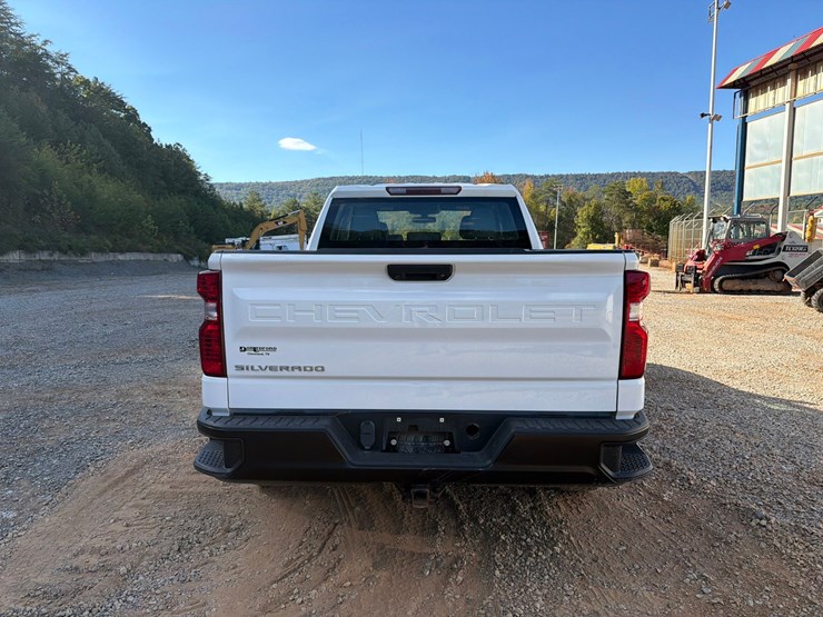 #4107-•-2021-chevrolet-1500-truck-image-4
