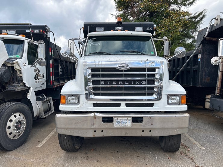 #77-•-2001-sterling-l9511-truck-image-5
