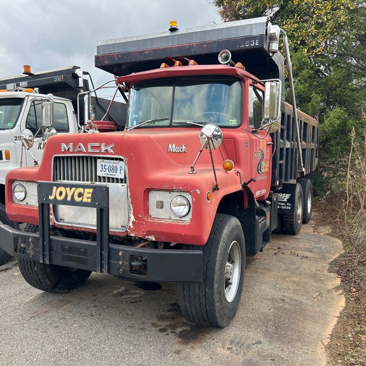 #76 • 1984 Mack DM690S Truck