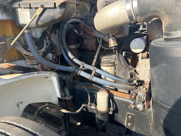 #83-•-1997-freightliner-fl70-truck-image-21