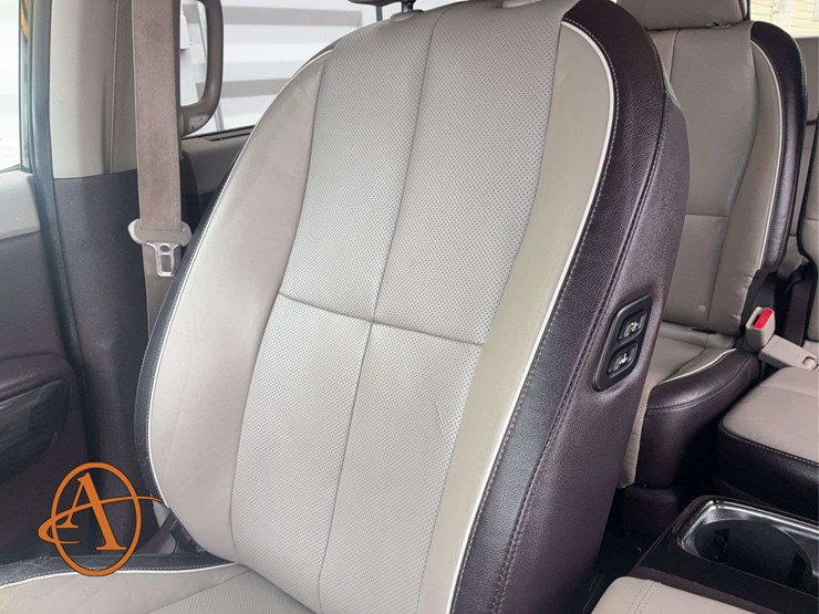 2017-kia-sedona-image-18