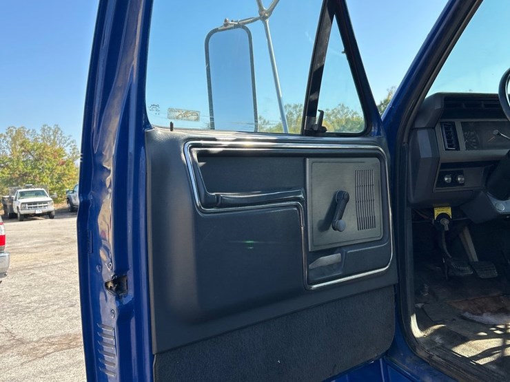 #90-•-1990-ford-f800-truck-image-10