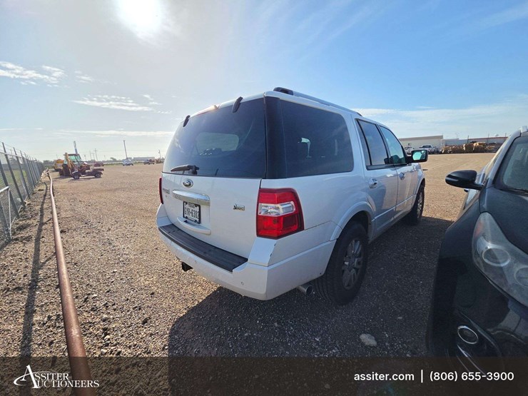 2012-ford-expedition-limited-image-3