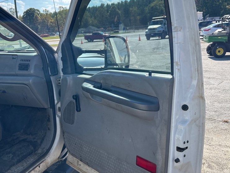 #97-•-2000-ford-f-550-truck-image-19