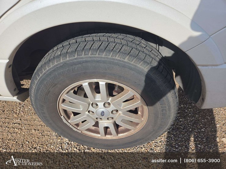 2012-ford-expedition-limited-image-18