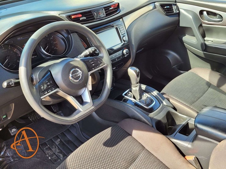 2020-nissan-rogue-image-11