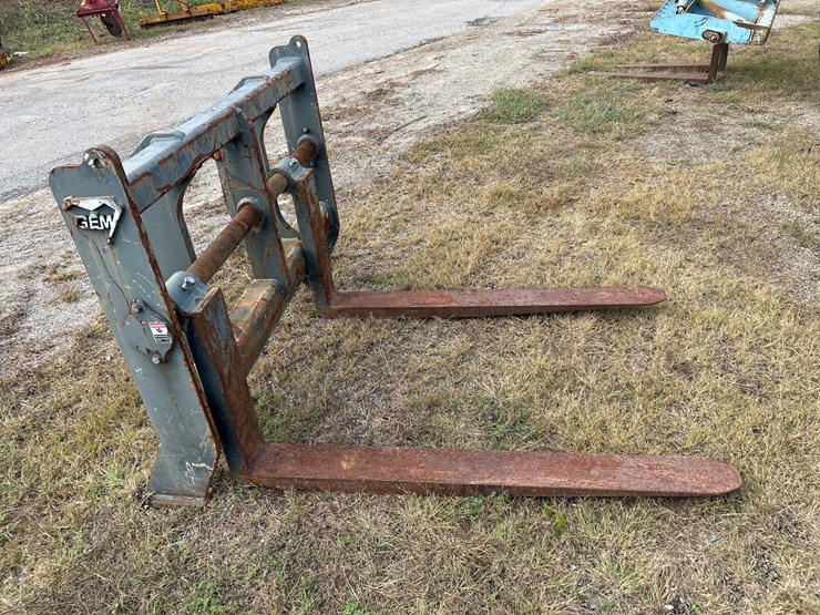 #50-•-60”-loader-forks-attachment-image-3
