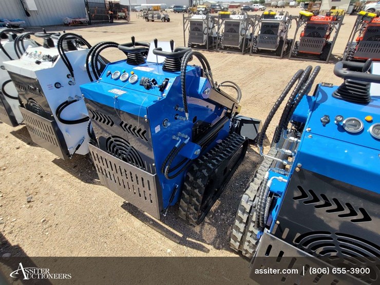 2026-zjz-380-mini-skid-steer-loader-image-4
