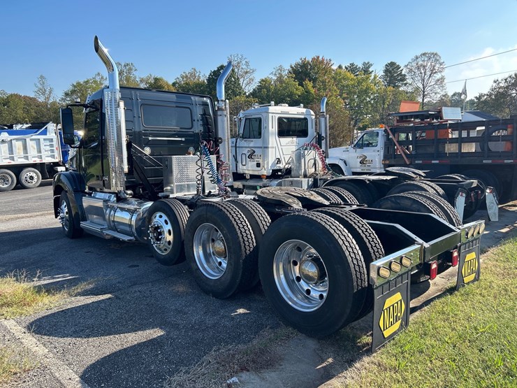 #86-•-2007-volvo-vt-truck-image-3