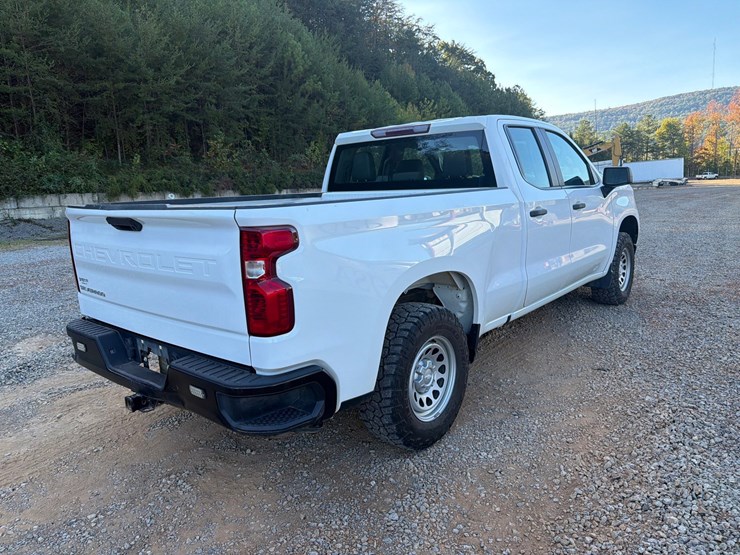 #4112-•-2023-chevrolet-1500-truck-image-5