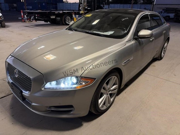 2012-jaguar-xjl-portfolio-sdn-image-4