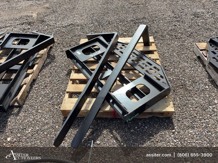 future-ft-dhc-skid-steer-forks-image-3
