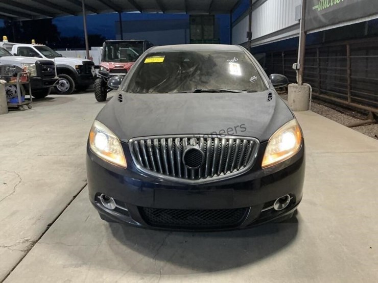 2015-buick-verano-sdn-image-3