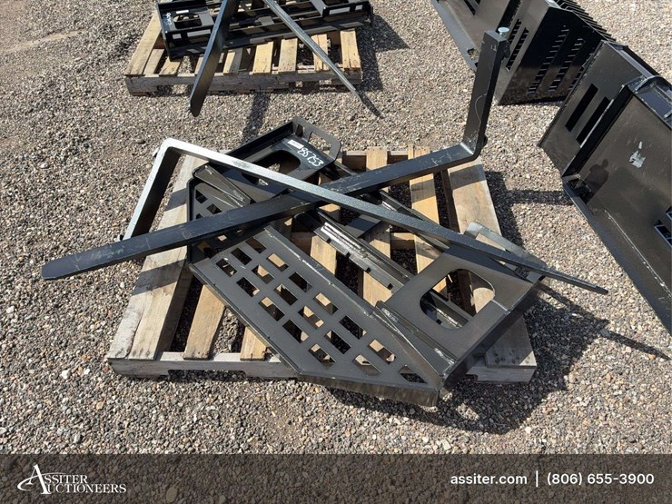 future-ft-dhc-skid-steer-forks-image-4