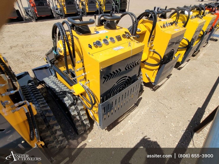 2026-zjz-380-mini-skid-steer-loader-image-5