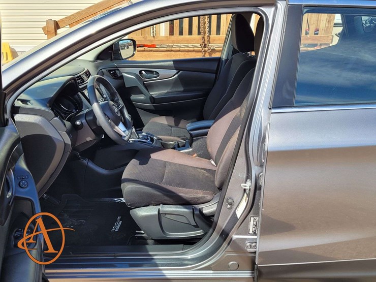 2020-nissan-rogue-image-10