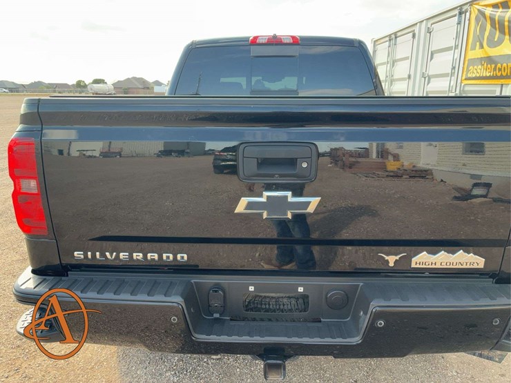 2015-chevrolet-silverado-1500-high-country-image-16