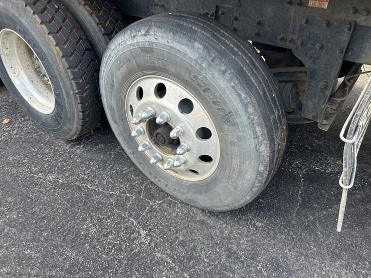 #82-•-2019-mack-granite-truck-image-12
